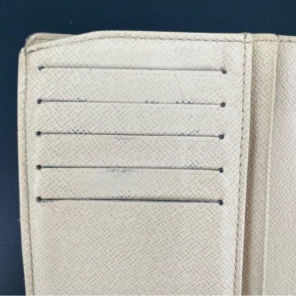 ✨Authentic Louis Vuitton White Damier Leather Wallet - Picture 9 of 11